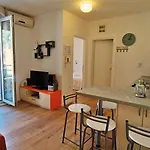Mitra Zonata Orange * Omiš