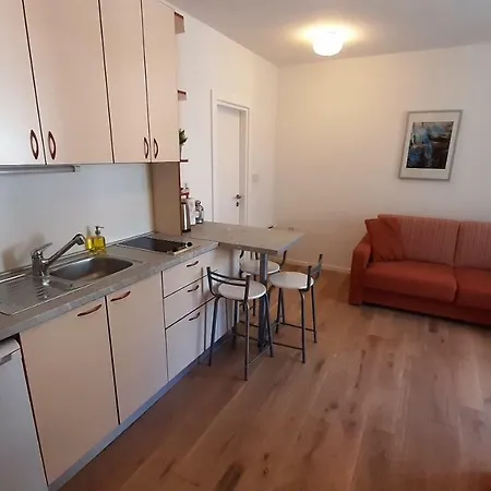 Mitra Zonata Orange Apartament *