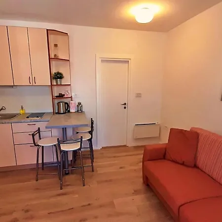 Mitra Zonata Orange Apartament