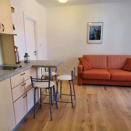 Mitra Zonata Orange Omiš