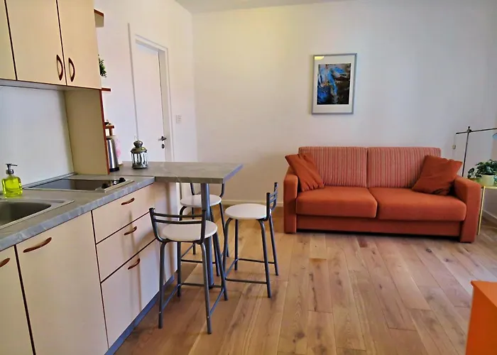 Mitra Zonata Orange Omiš