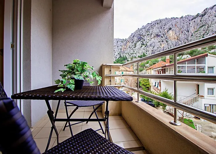 Mitra Zonata Orange Omiš